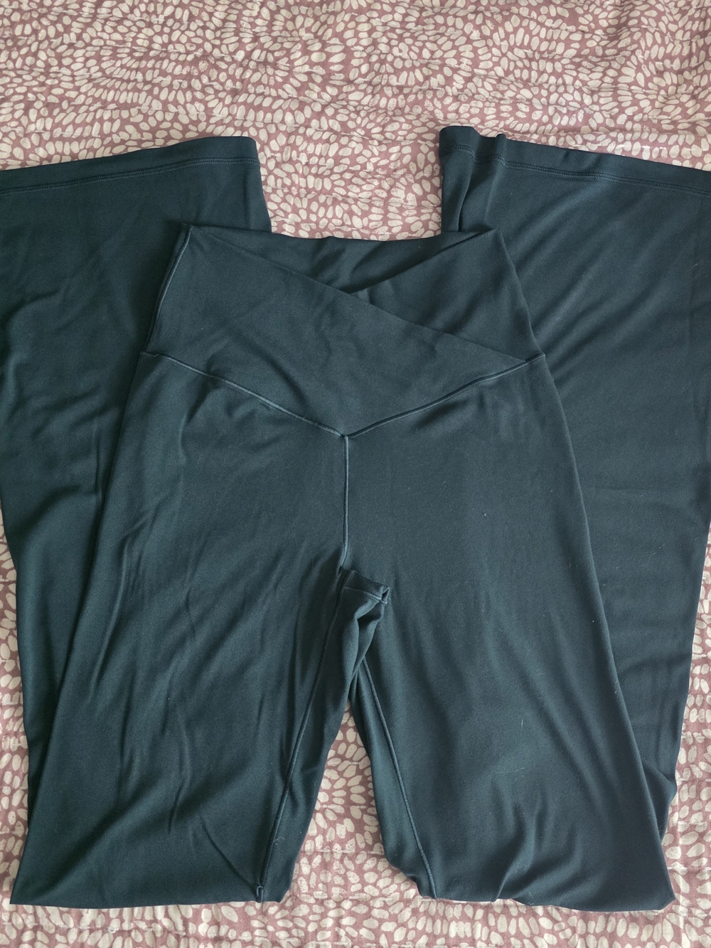 Aerie Offline "Real Me" Green Flared Yoga Pants Size M